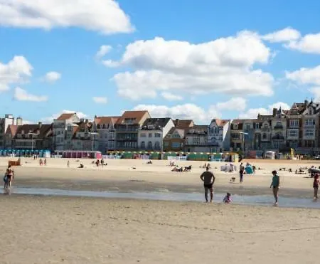 Les Pieds Dans Le Sable *